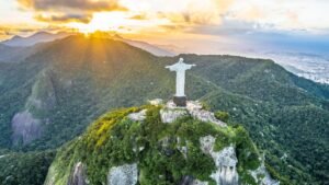 Brazil’s Real Navigates a Three-Way Central Bank Divergence